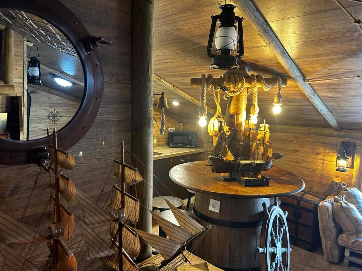 Les Chambres De Paulette Chambres A Theme Jack Sparrow Sainte-Marie-la-Mer Exteriér fotografie